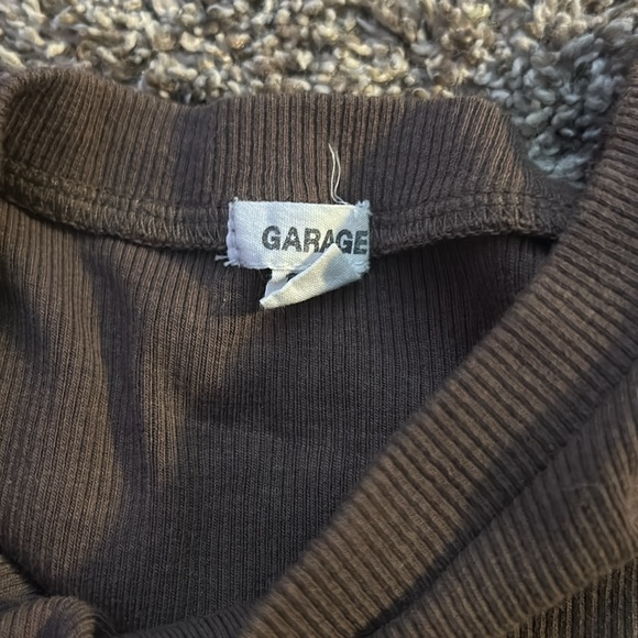 light brown garage crop top - Picture 2 of 2